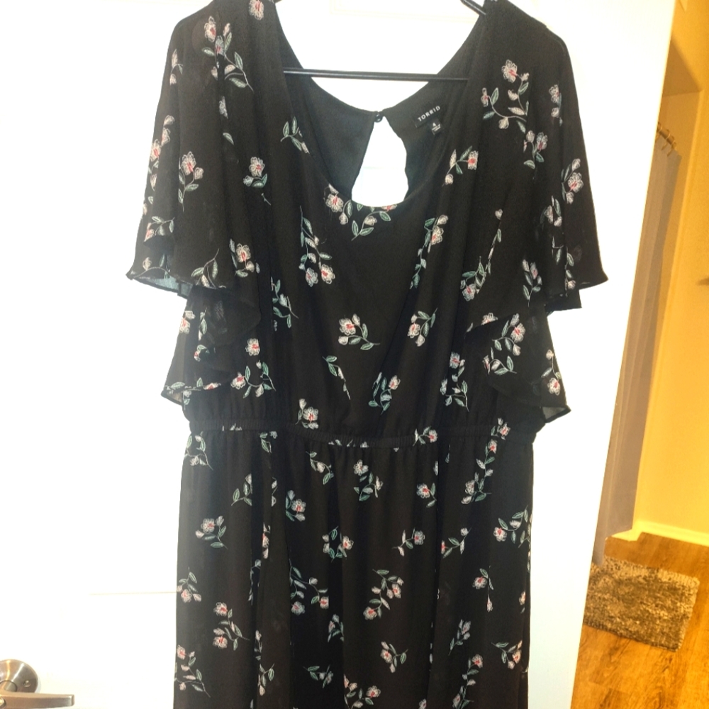 Torrid Lightweight Midi Black Floral Dress Size 4